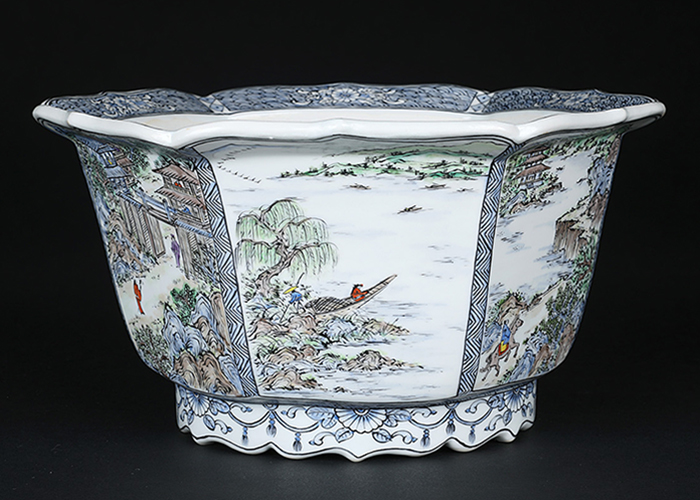 月之輪正泉五彩山水図輪花縁六角鉢